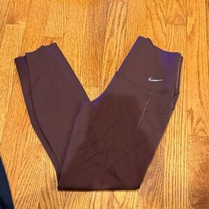 Nike Universa Maroon Leggings